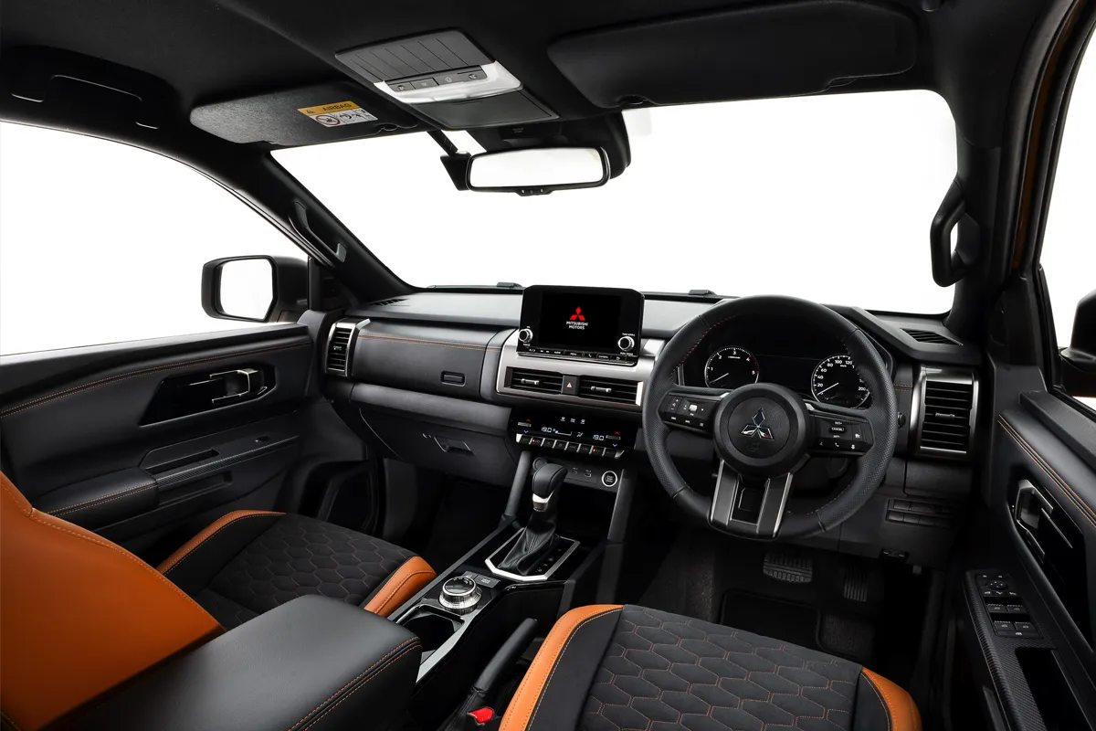 all-new-triton-4x4-interior-01
