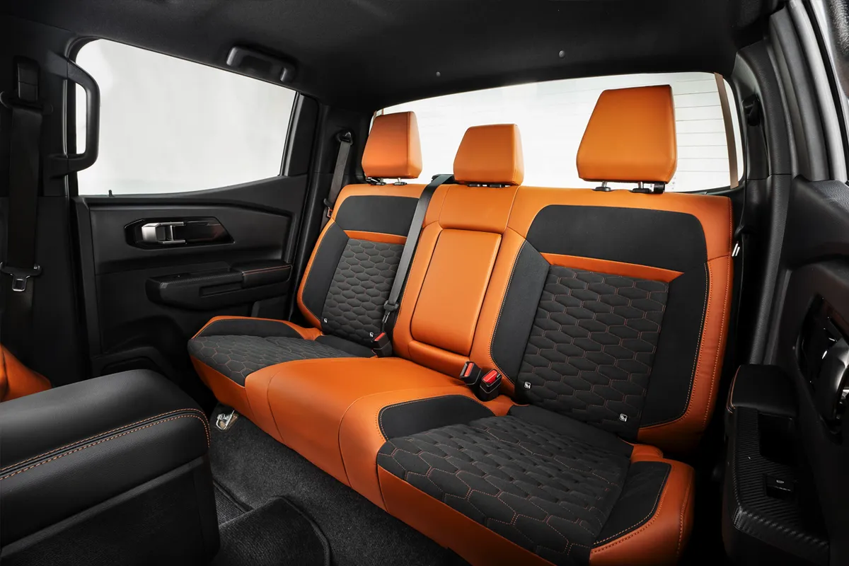 all-new-triton-4x4-interior-07